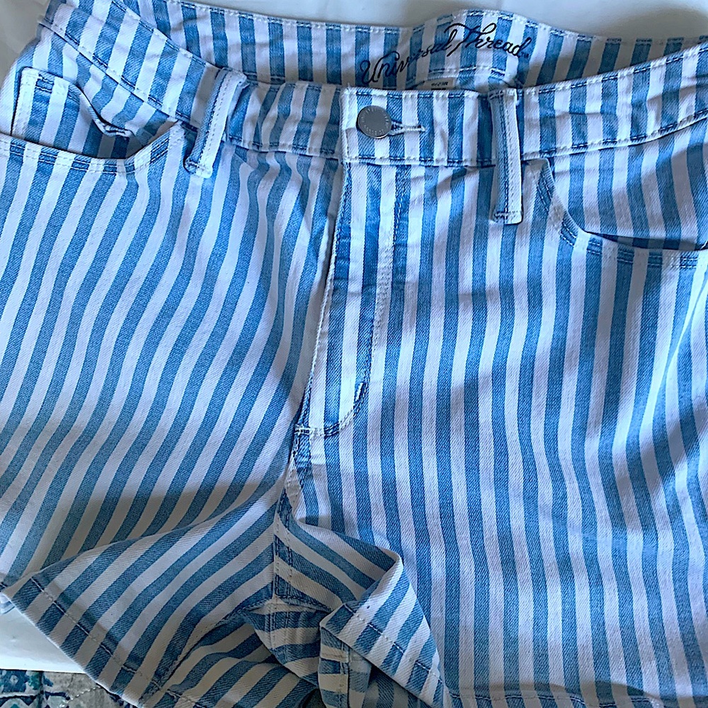Super Cute seersucker denim shorts.  Blue/white
